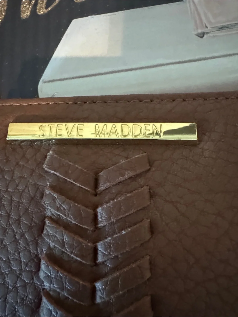 Steve Madden compact steve